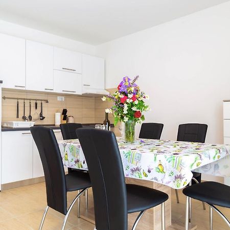 Apartments Raspolic 카스타브 외부 사진