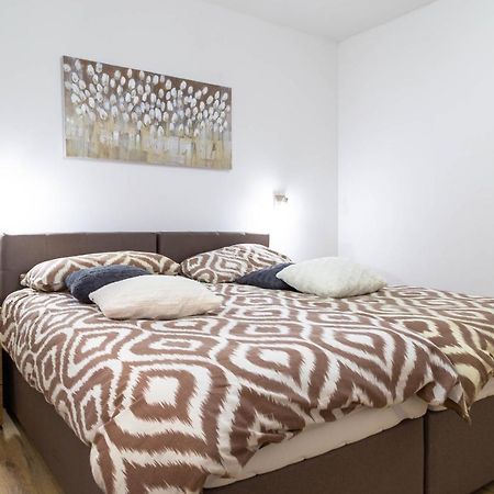 Apartments Raspolic 카스타브 외부 사진