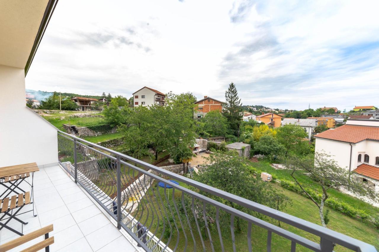 Apartments Raspolic 카스타브 외부 사진