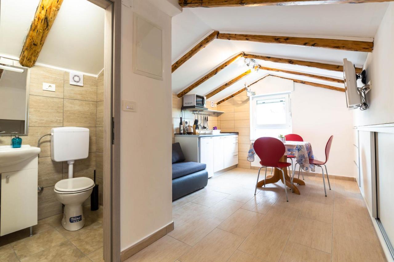 Apartments Raspolic 카스타브 외부 사진