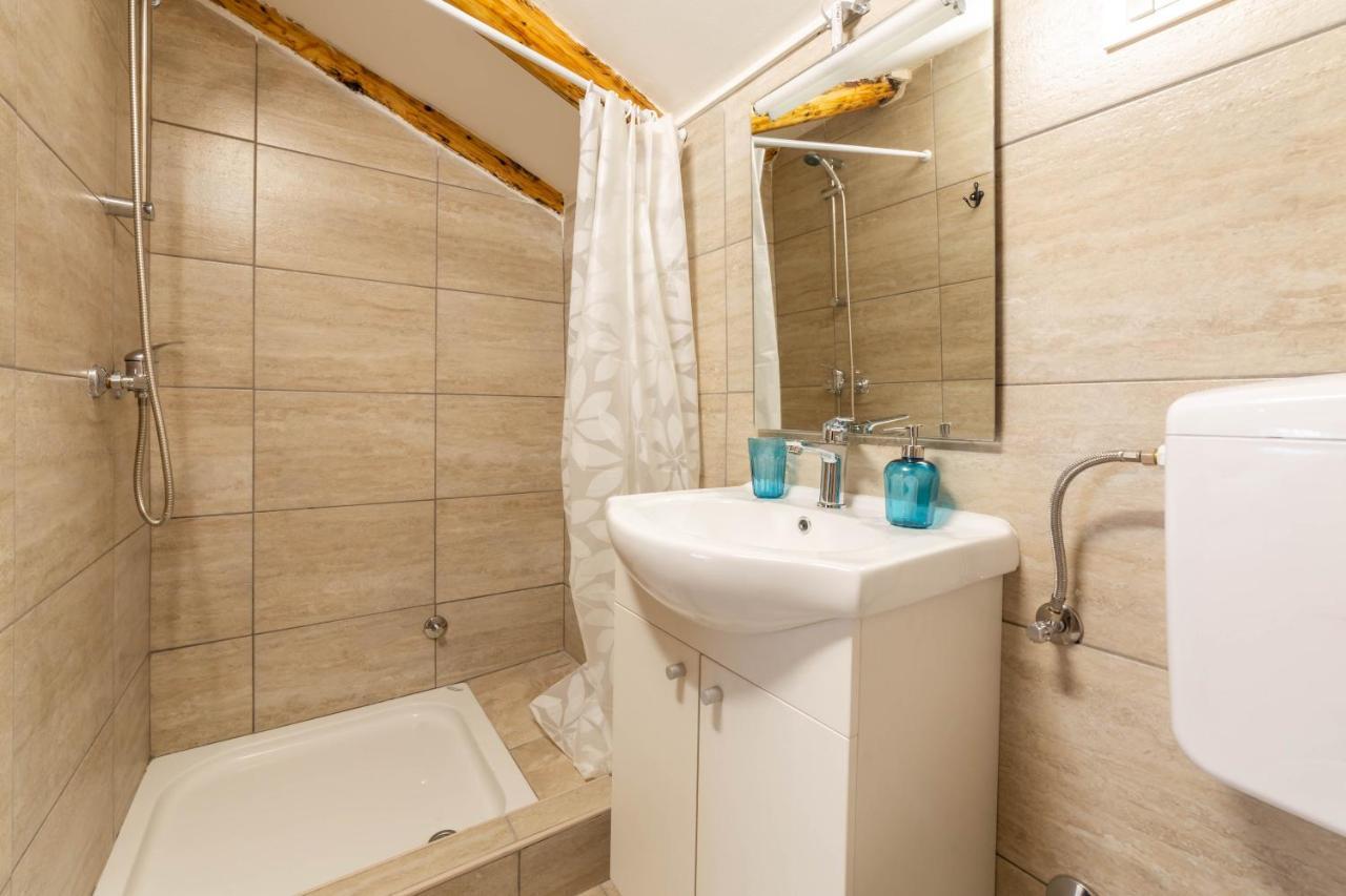Apartments Raspolic 카스타브 외부 사진