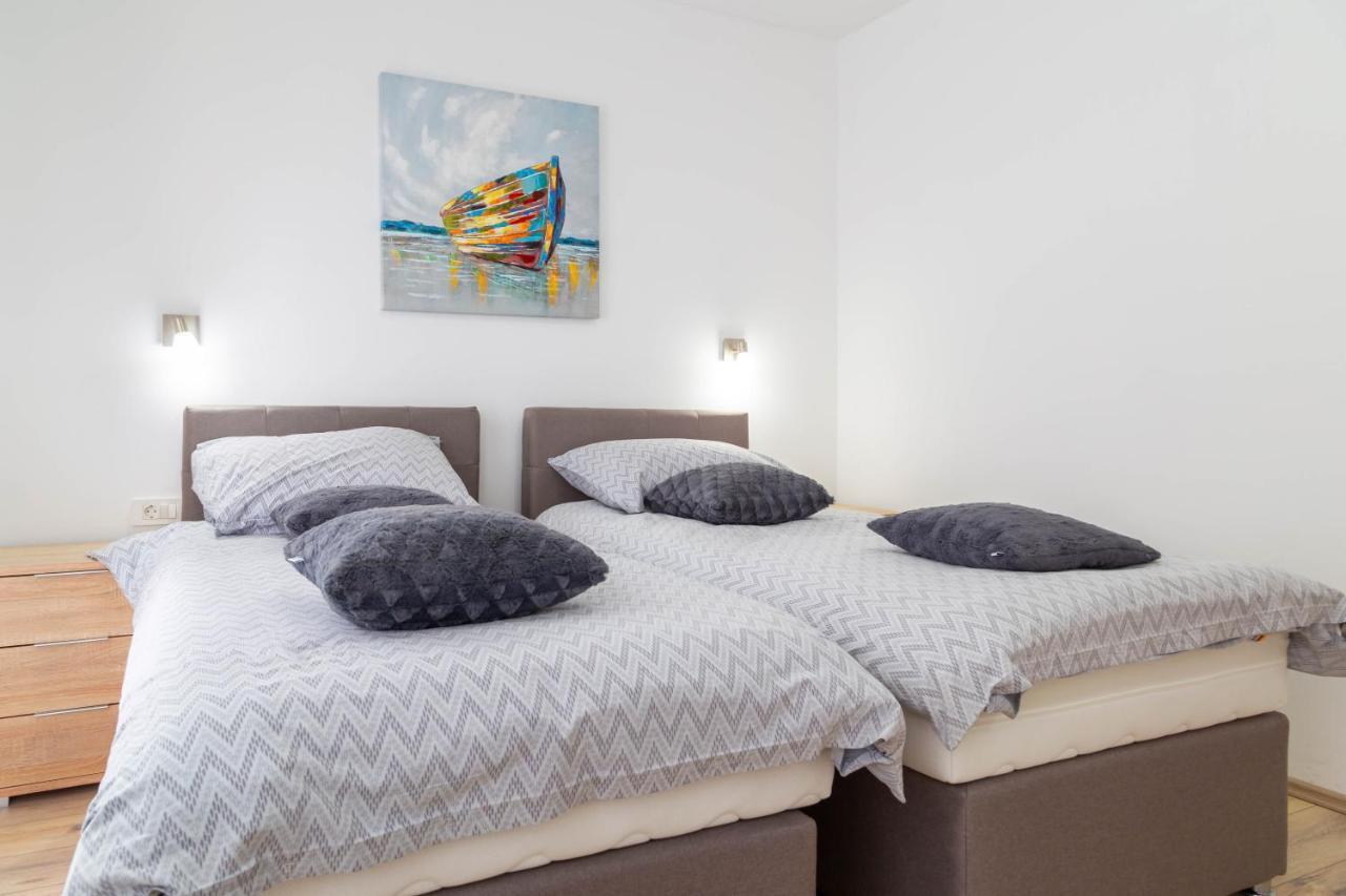 Apartments Raspolic 카스타브 외부 사진